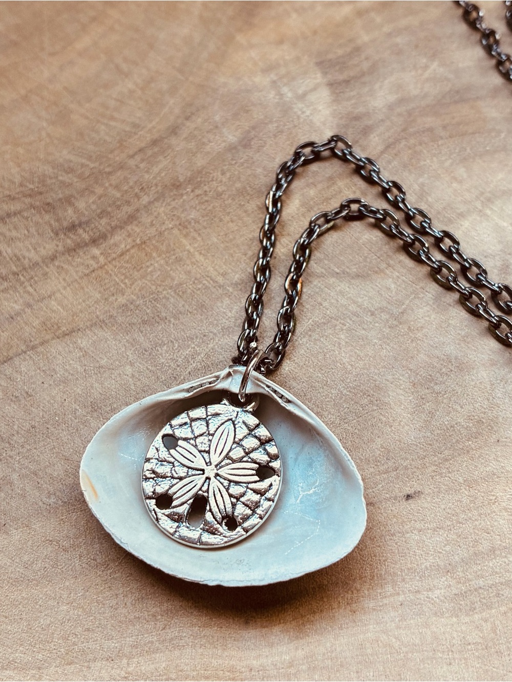Handmade North Wildwood NJ Seashell Necklace Silver Sand Dollar Charm 20” Chain